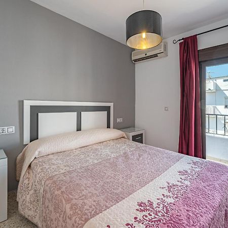 Hostal Ocana Манільва Екстер'єр фото