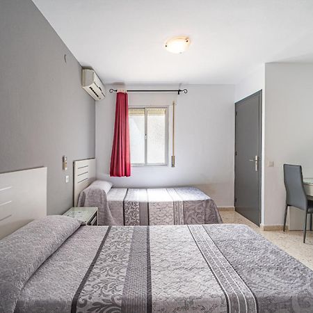 Hostal Ocana Манільва Екстер'єр фото