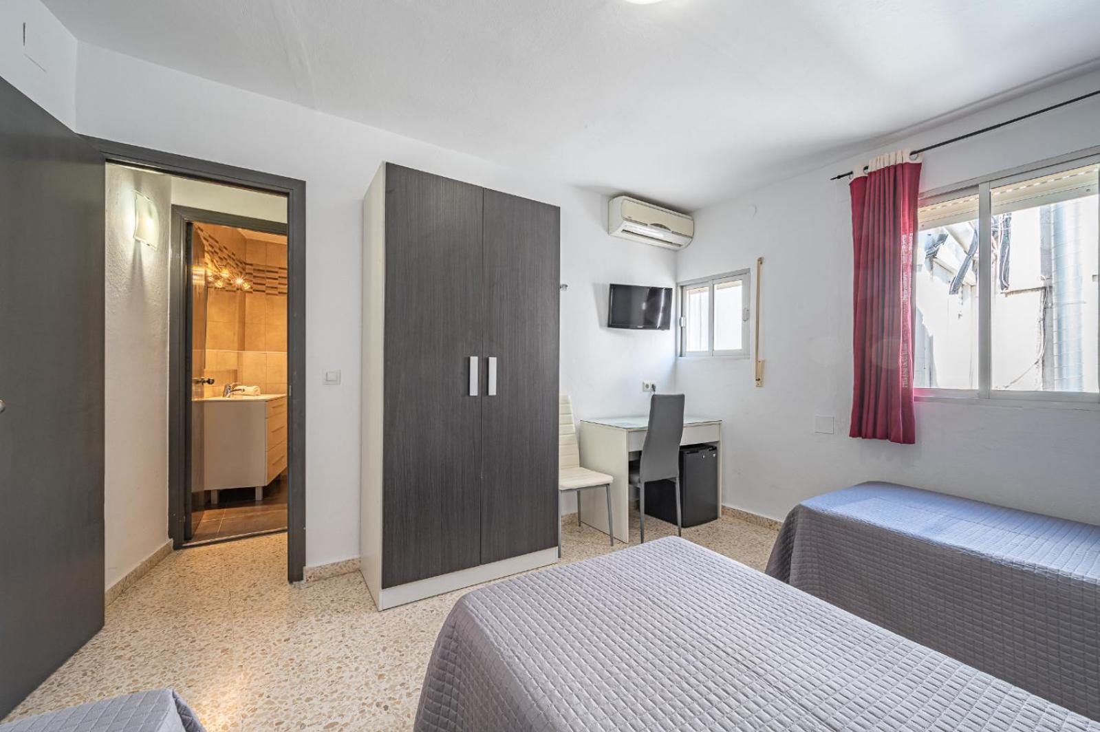 Hostal Ocana Манільва Екстер'єр фото