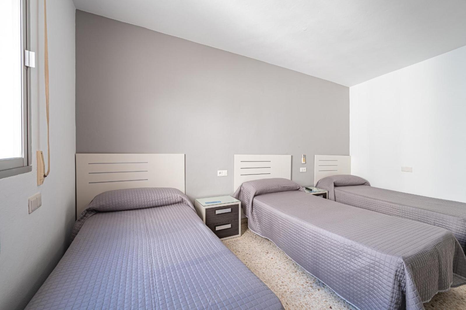 Hostal Ocana Манільва Екстер'єр фото