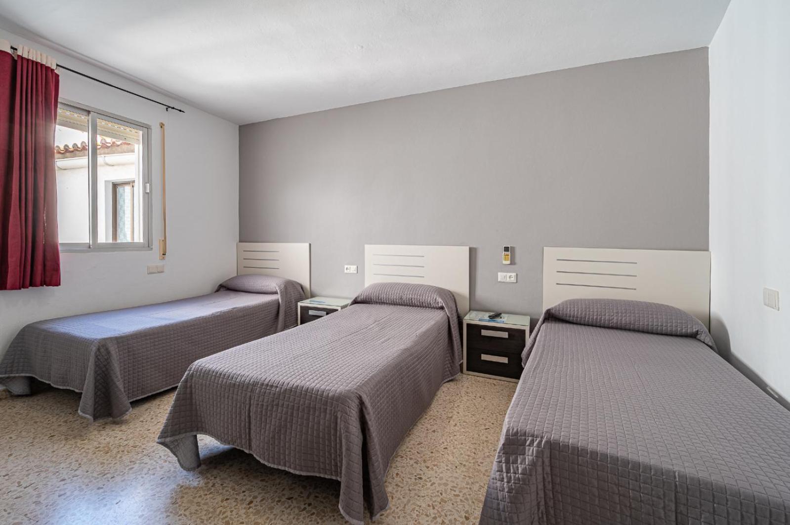 Hostal Ocana Манільва Екстер'єр фото