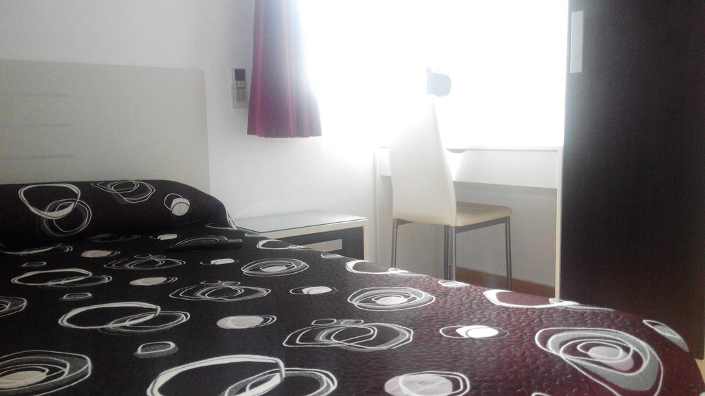 Hostal Ocana Манільва Номер фото