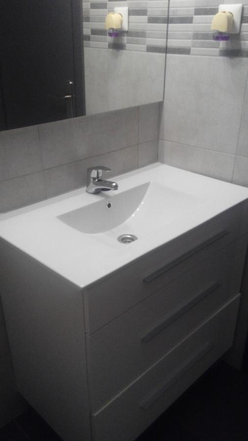 Hostal Ocana Манільва Екстер'єр фото